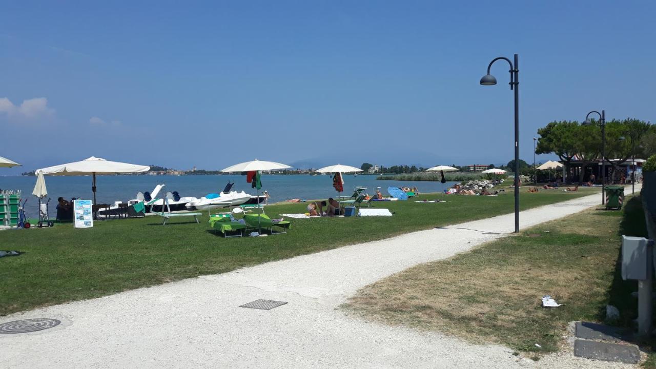 Villa Ida - 2 Bedrooms Apartment With Private Garden Sirmione Exterior photo